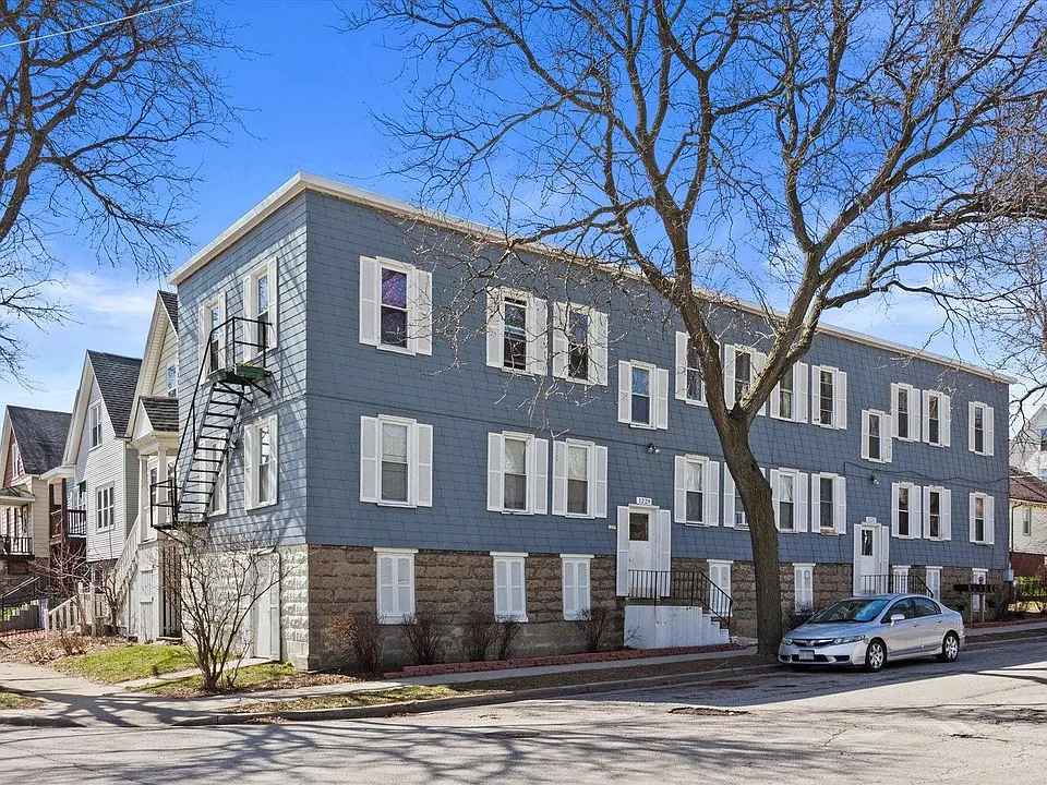 1225 E Wright St #3