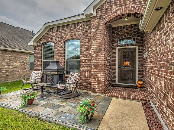 4th image of 4610 Meadow Way Dr