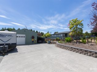 60 Klahhane Rd, Sequim, WA 98382
