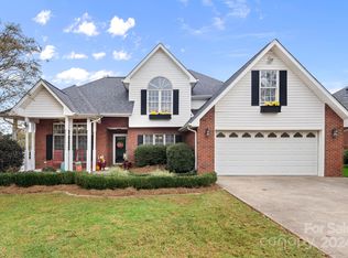 2305 Pinefield Ct, Gastonia, NC 28056