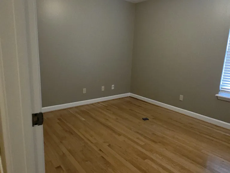 609 Fenley Ave — Photo 2