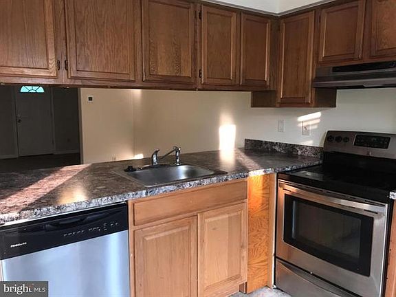 4th image of 555 Park Manor Cir Unit 5