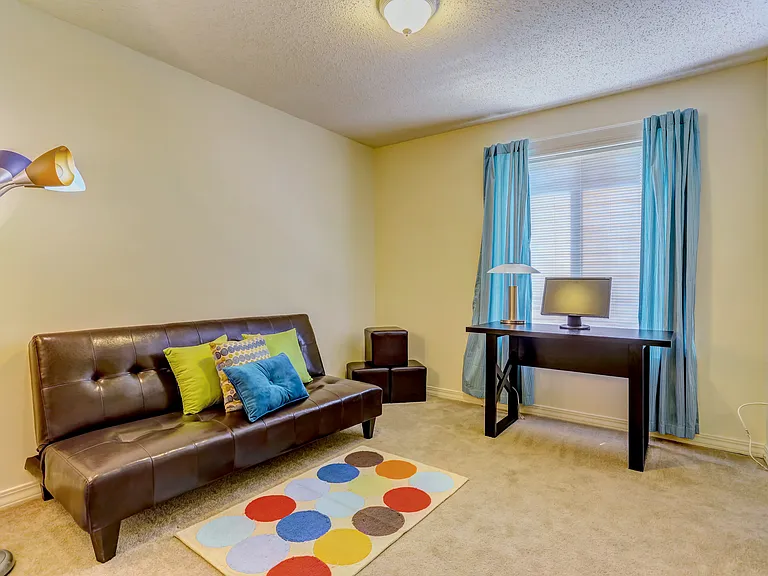 Starline Apartments — Photo 15