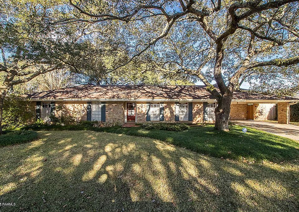 1st image of 802 Robert Lee Cir