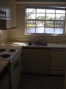 4th image of 720 Cypress Ln APT I