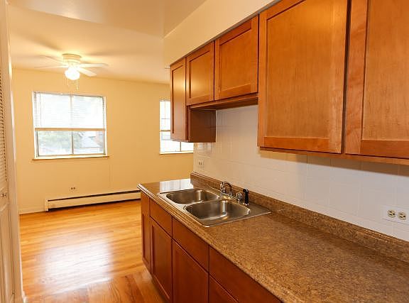 3rd image of 510 W Briar Pl APT 307