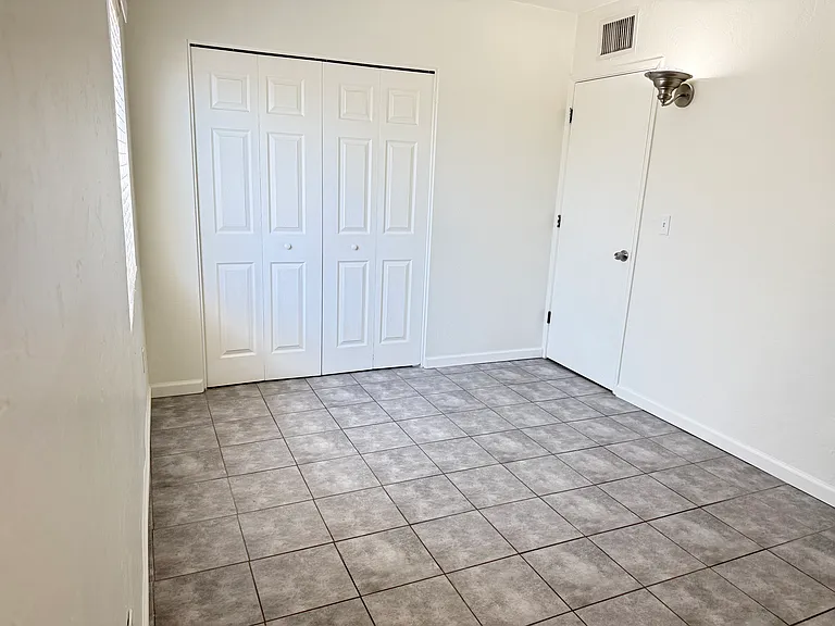 5105 E 2nd St #A — Photo 17
