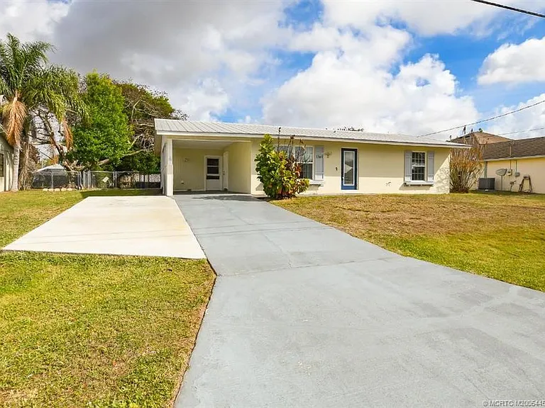 1365 SW Gastador Ave — Photo 3