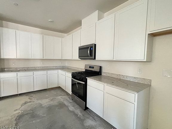3rd image of 3448 Covilha Ln