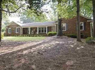 2 Runnymede Rd, Greenville, SC 29615