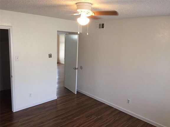 5th image of 2314 Village North Dr #2314