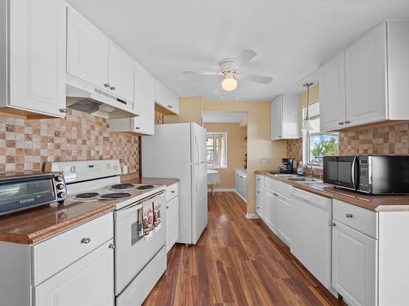 148 NE Sharyon Ln, Jensen Beach, FL 34957