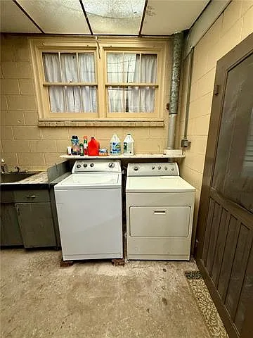 537 E William David Pkwy — Photo 19