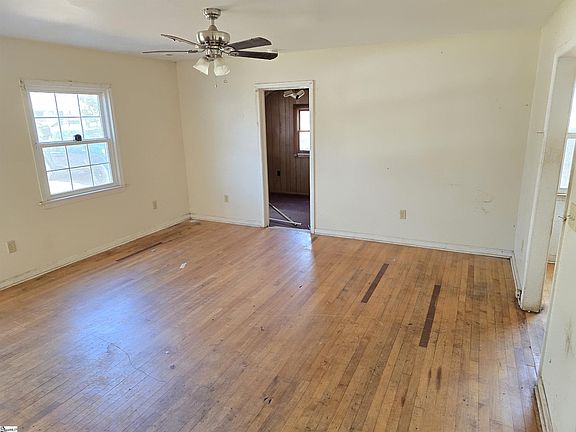 5th image of 83 N Estate Dr