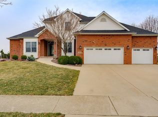 2920 Fox Creek Rd, Bloomington, IL 61705