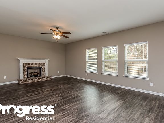 5th image of 105 Archer Ct NW