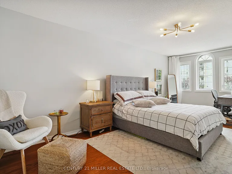 1383 Tobyn Dr — Photo 15