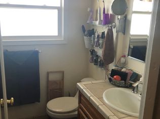 725 E Fairfield St, Gladstone, OR 97027