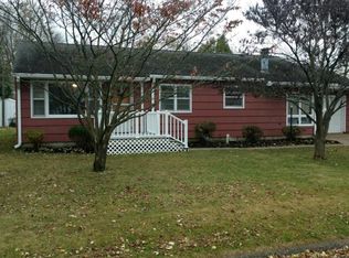 1007 E Locust St, Olney, IL 62450