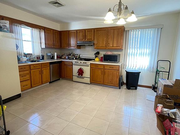 5th image of 432 Columbus Ave Floor 2