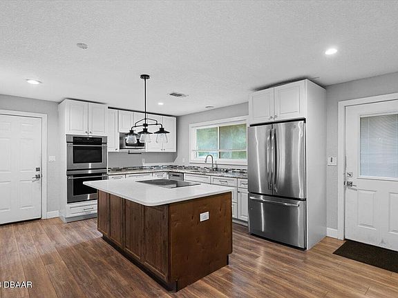 2nd image of 1382 Bellevue Ave