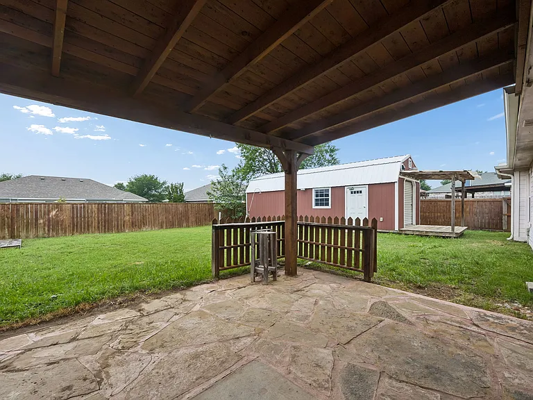 209 Meadow View Ln — Photo 18