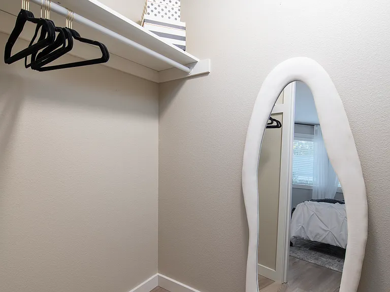 Regency Apartments — Photo 7