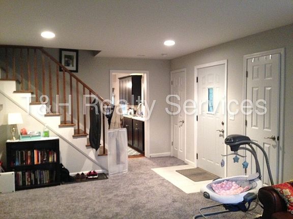 4th image of 9301 N Park Ave