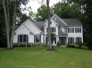 3 Davenport Cir, Clifton Park, NY 12065