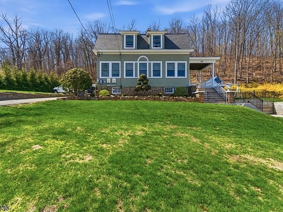 4th image of 79 Ann St