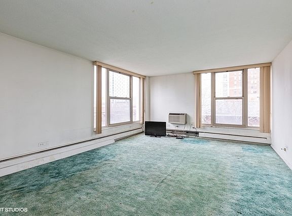 2nd image of 5401 S Hyde Park Blvd APT 501