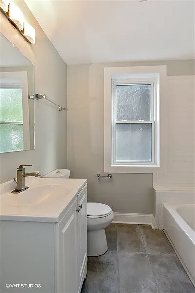 5316 W Altgeld St — Photo 3