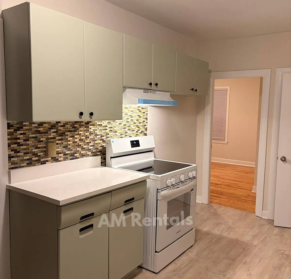 2 bed, 850 sqft, $1,800 — Photo 2