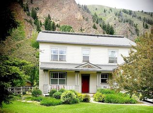 621 Angela Dr, Hailey, ID 83333