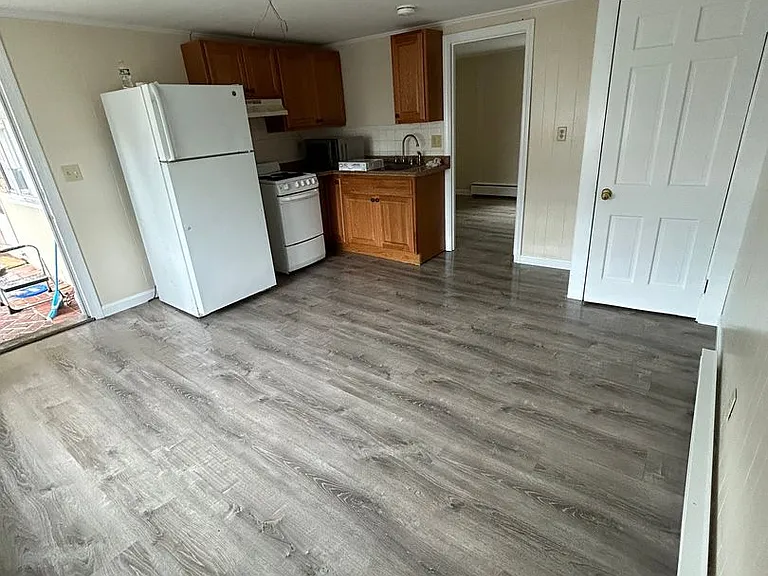 156 Main St — Photo 5