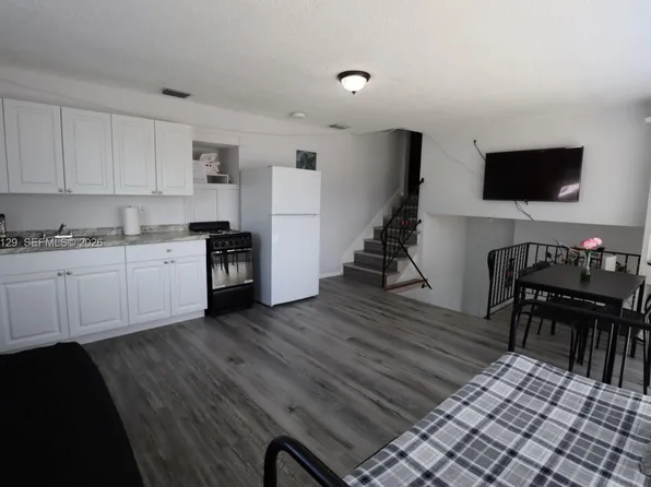 141 McArthur Pkwy #A, Hollywood, FL 33024