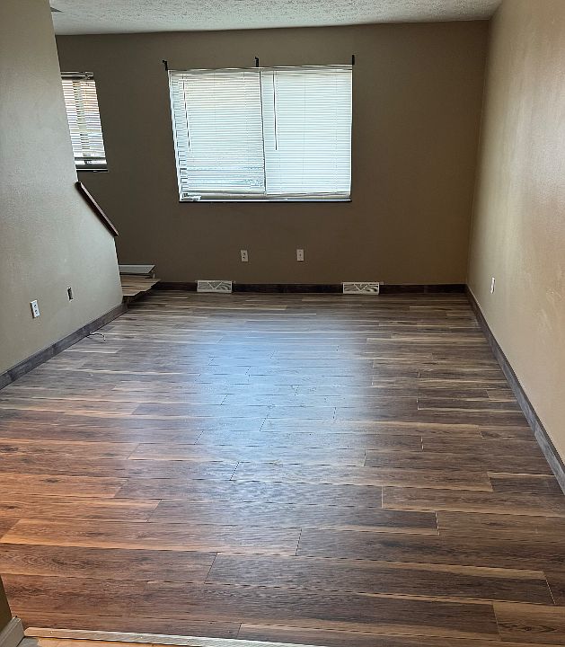 1st image of 155 Palomino Dr
