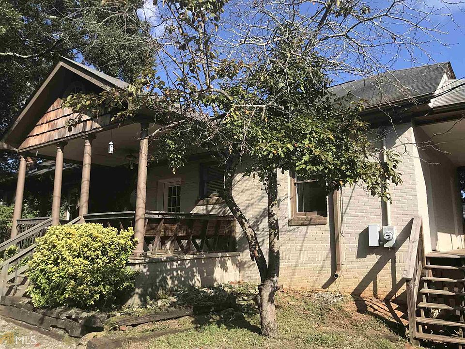 2nd image of 810 E College St