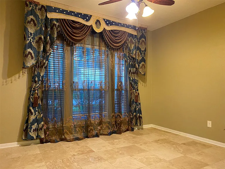 2714 Orchard Creek Ln — Photo 10