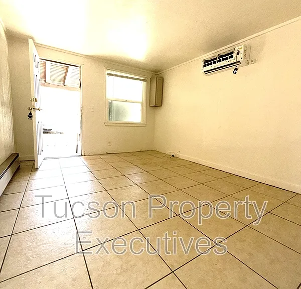 1233 E Mabel St #2 — Photo 9