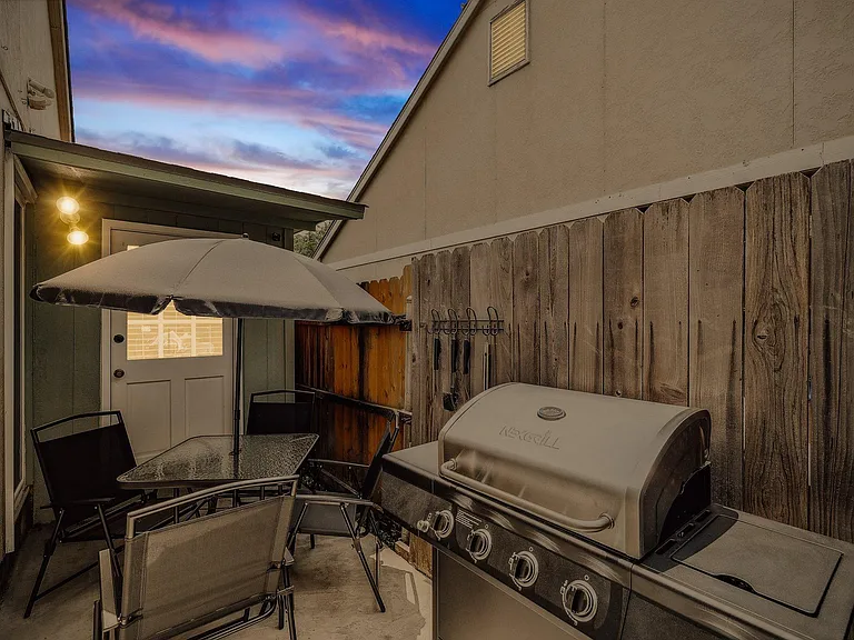 1909 California Dr — Photo 29