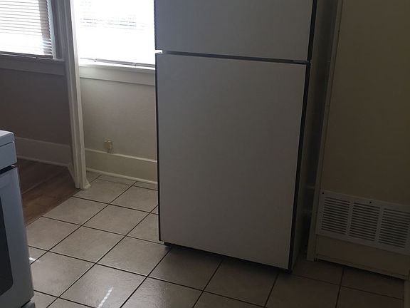 5th image of 2621 1st Ave APT 08