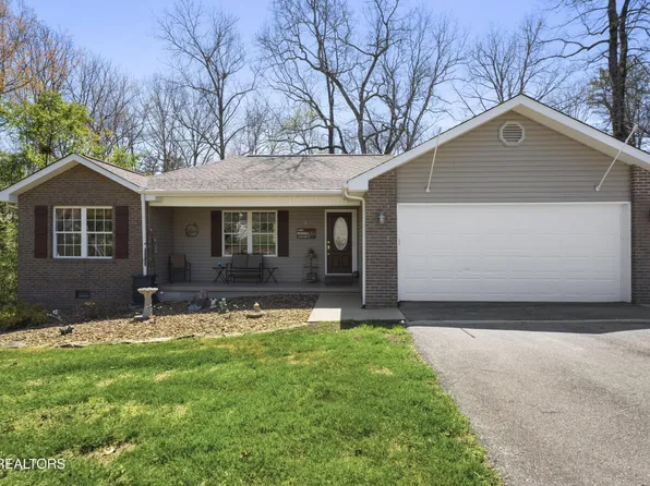 240 Carriage Dr, Crossville, TN 38555