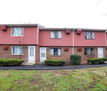 144 Churchill Drive #144, Newington, CT, 06111