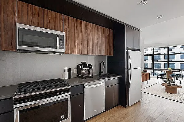 Rented by Bohemia Realty Group | media 10