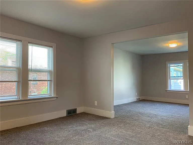 716 West Ave — Photo 8