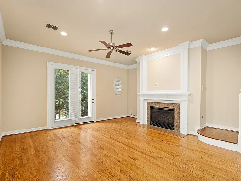 4230 Holland Ave — Photo 25