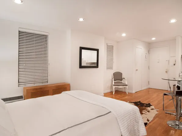 150 West 58th Street image 2 of 10