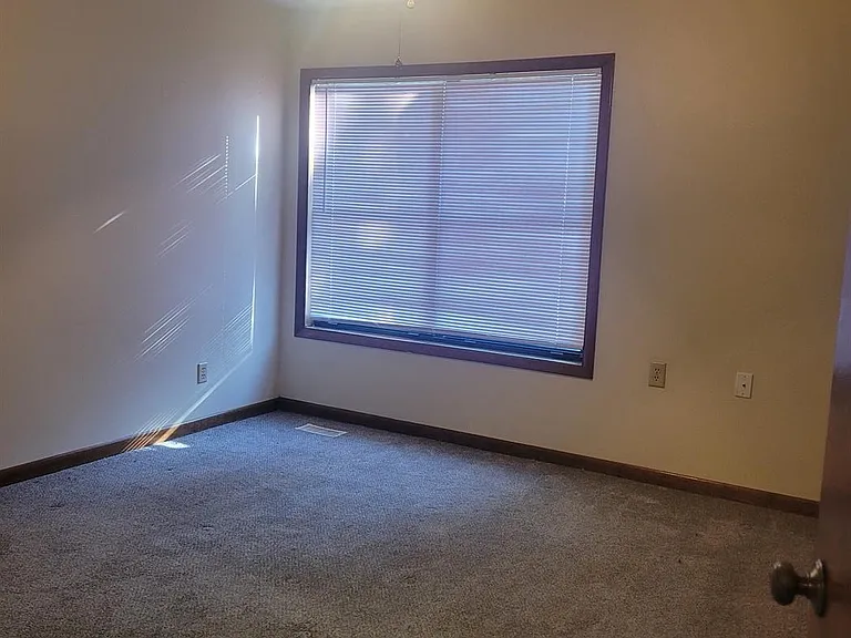 1208 Huntsman Ct — Photo 10