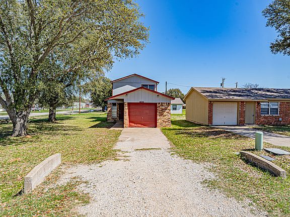 2nd image of 1852 Coral Rd